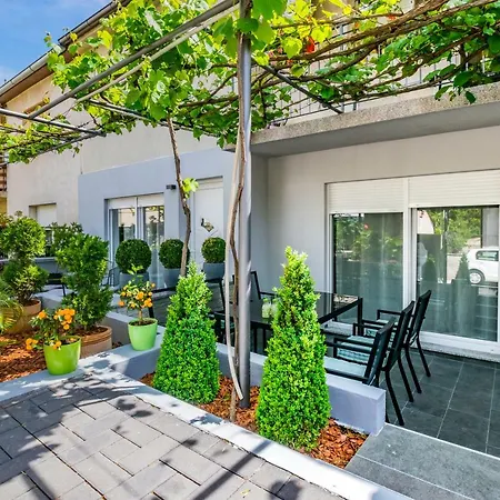 Lavanda Maslina - New Luxury Apartments Pula Exterior photo